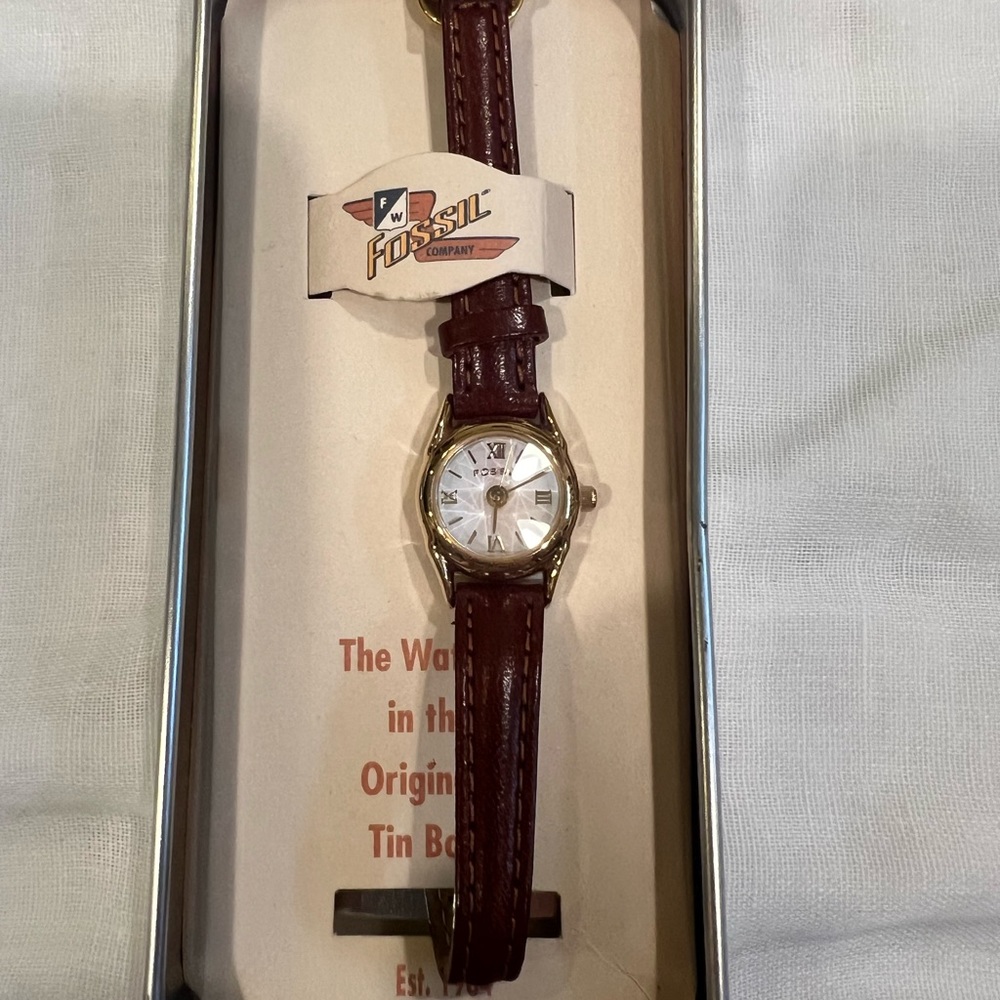Fossil - Womens Watch - Brown Strap / Gold Bezel / White Face